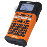 PTE300VP, handheld, 8 mrimi imprimare,15 tipuri de margini, Limi ale benzilor de 3.5mm - 18mm, tastatur QWERTY, ecran LCD luminat cu 16 caractere x 2 linii, cutter manual, se livreaza cu 1 x TZE641, baterie, geant